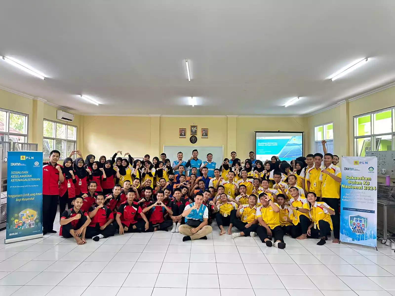 PLN dan SMKN 1 Kutasari Menggelar Acara Pendidikan Ketenagalistrikan: Membangun Pengetahuan Siswa untuk Masa Depan Energi Ramah Lingkungan