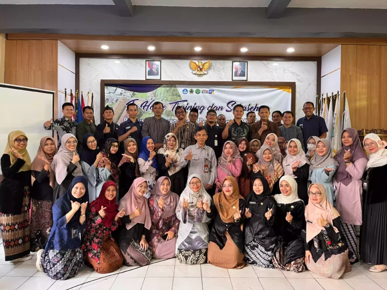 Foto Bersama Peserta dan Narasumber
